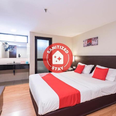 Oyo 89421 Pp Island Hotel Джордж Таун Екстериор снимка