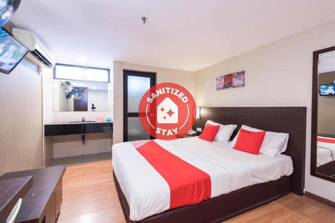 Oyo 89421 Pp Island Hotel Джордж Таун Екстериор снимка