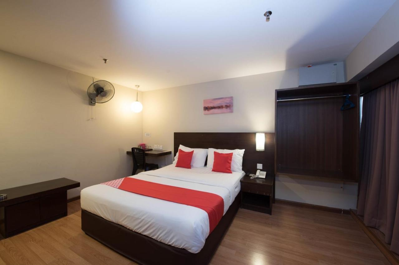 Oyo 89421 Pp Island Hotel Джордж Таун Екстериор снимка