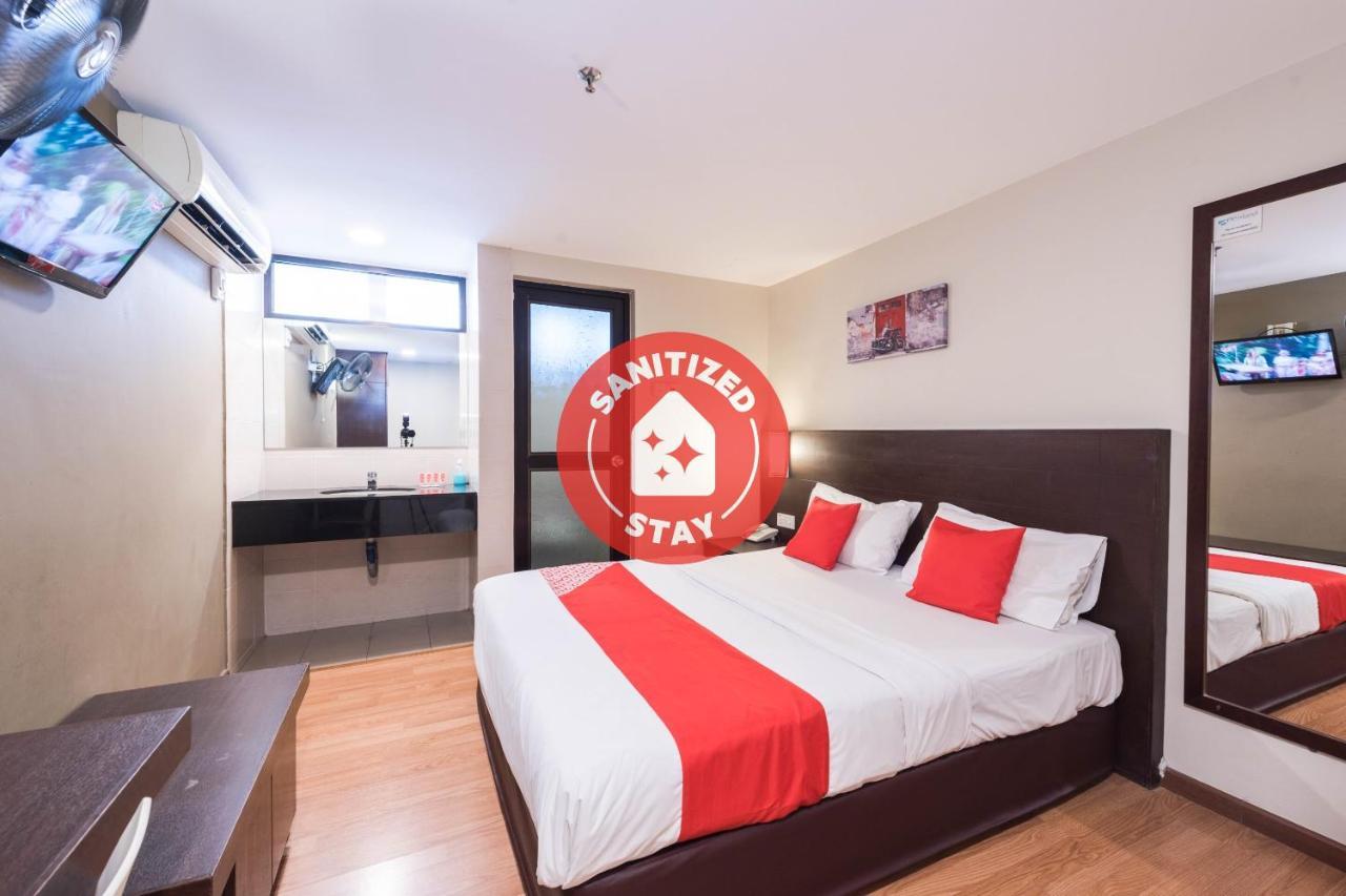 Oyo 89421 Pp Island Hotel Джордж Таун Екстериор снимка