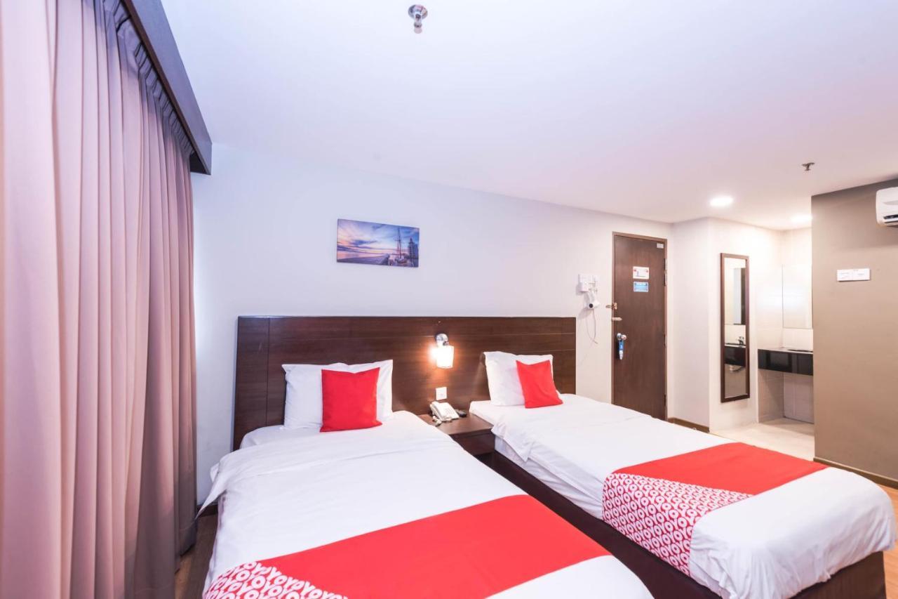 Oyo 89421 Pp Island Hotel Джордж Таун Екстериор снимка