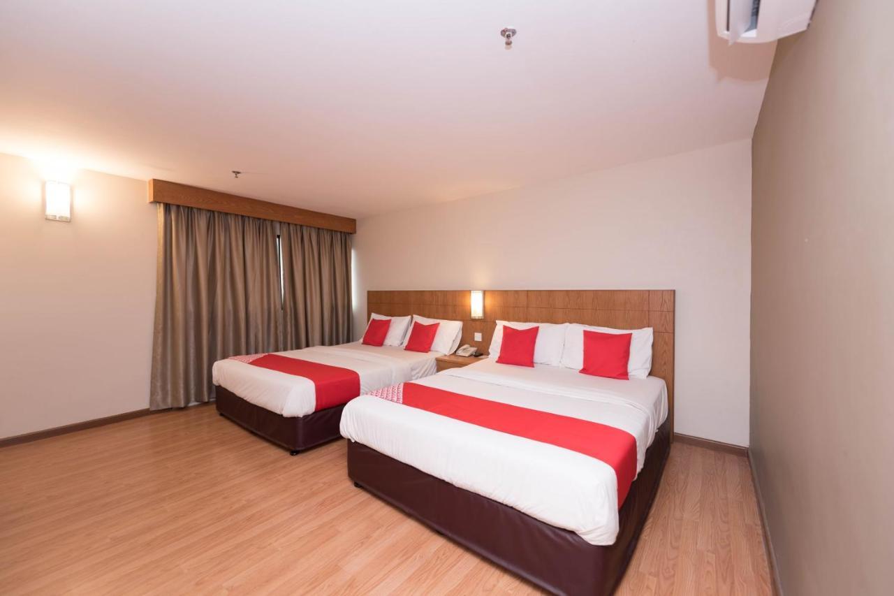 Oyo 89421 Pp Island Hotel Джордж Таун Екстериор снимка
