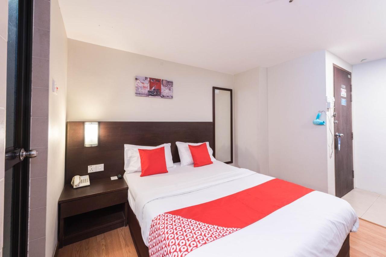 Oyo 89421 Pp Island Hotel Джордж Таун Екстериор снимка