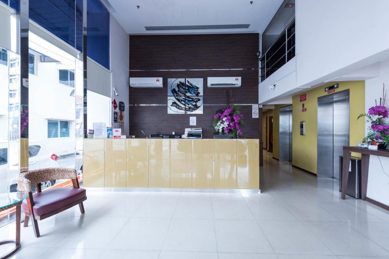 Oyo 89421 Pp Island Hotel Джордж Таун Екстериор снимка