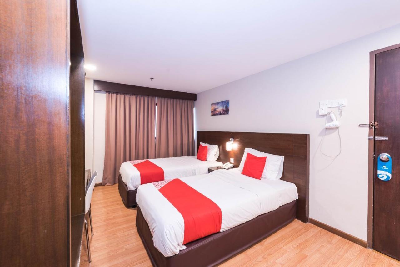 Oyo 89421 Pp Island Hotel Джордж Таун Екстериор снимка
