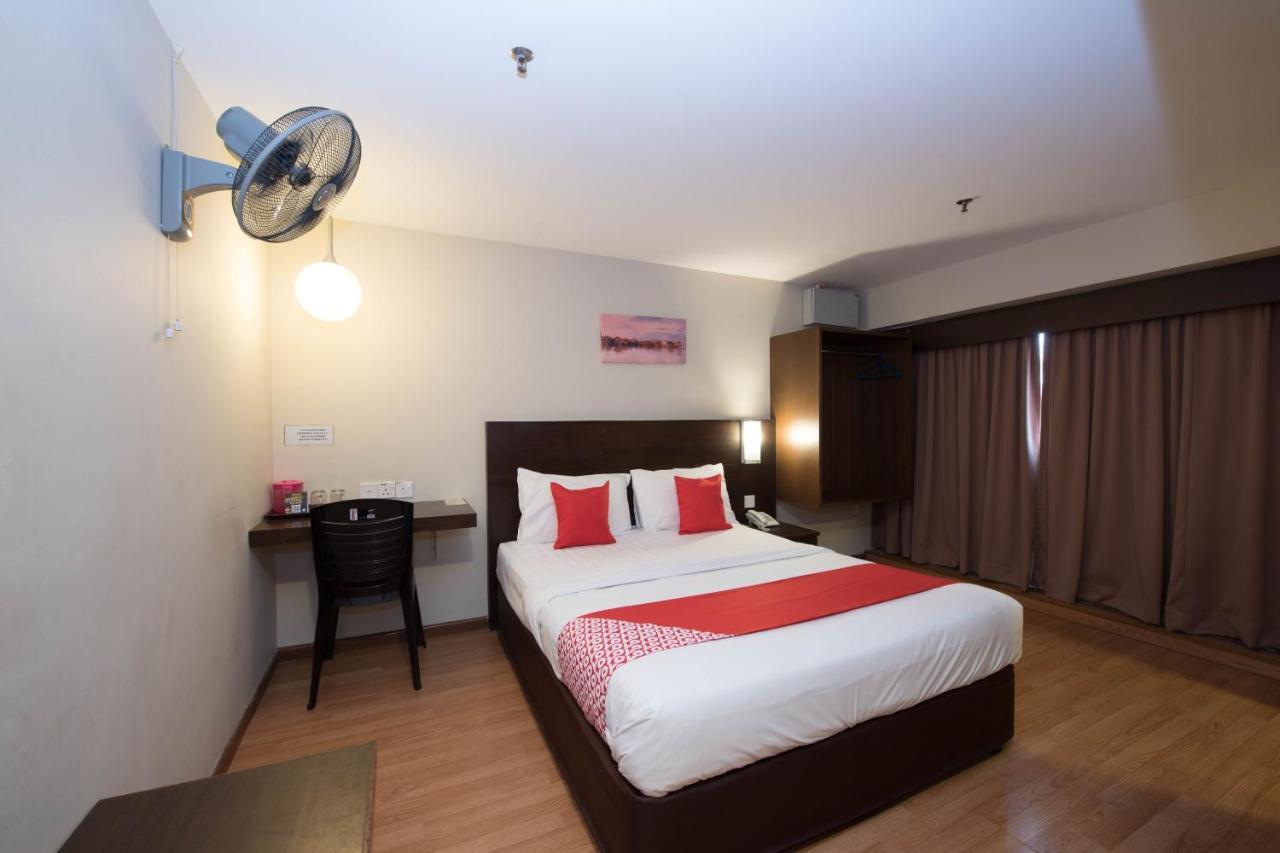 Oyo 89421 Pp Island Hotel Джордж Таун Екстериор снимка