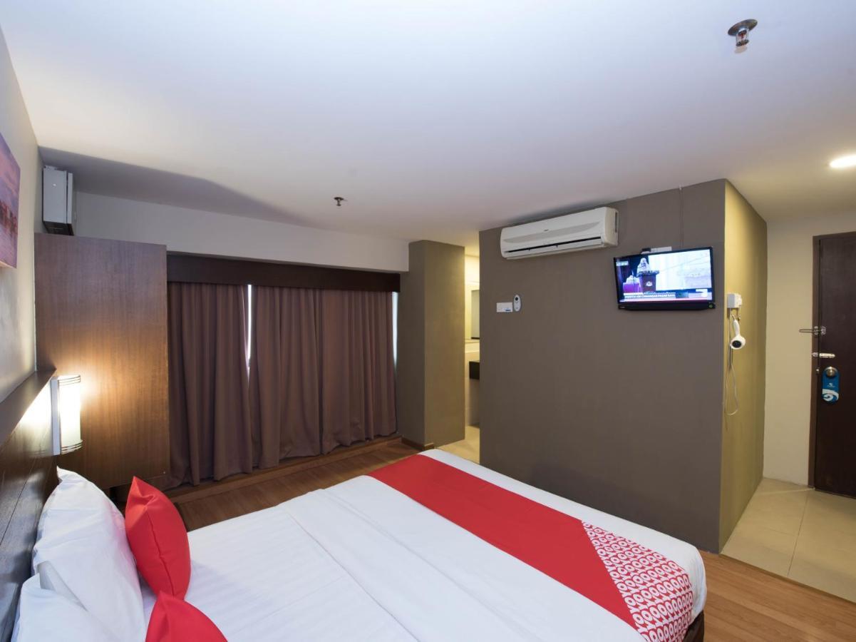 Oyo 89421 Pp Island Hotel Джордж Таун Екстериор снимка
